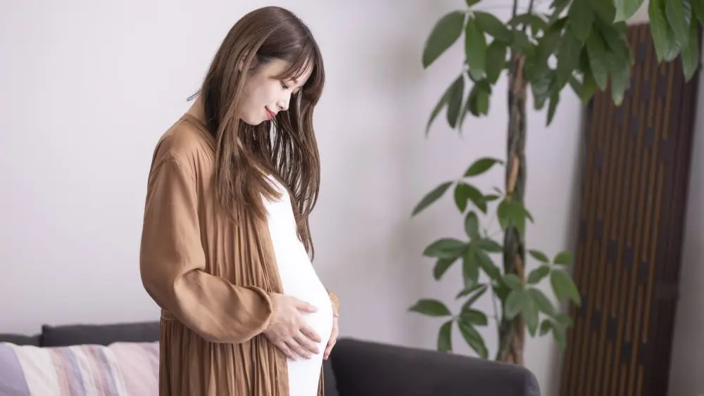 マッサージでリフレッシュした妊婦の写真